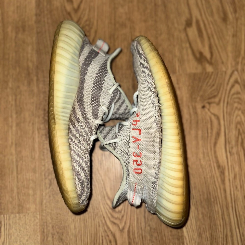 Used blue tint yeezy 10.5